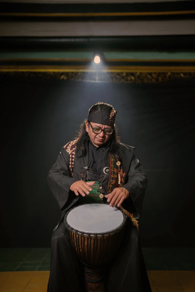 Gondrong Gunarto Spotlight Djembe